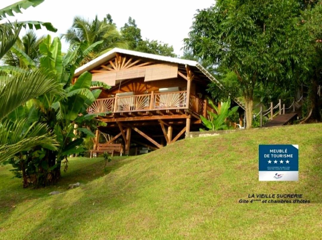 Gîte 4 étoiles, la Vieille Sucrerie St Claude Guadeloupe, Jacuzzi Spa privatif, vue exceptionnelle sur la mer des Caraïbes Basse-Terre Esterno foto